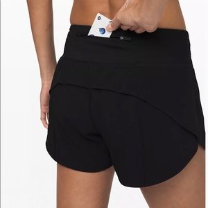 Lululemon Speed-Up Mid-Rise shorts 2.5” size 4